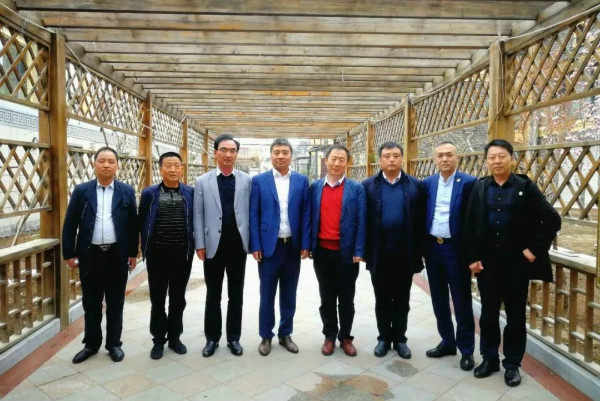 禹王集团董事局主席柳志国,董事长于在河,盘锦生产基地总经理李廷给予